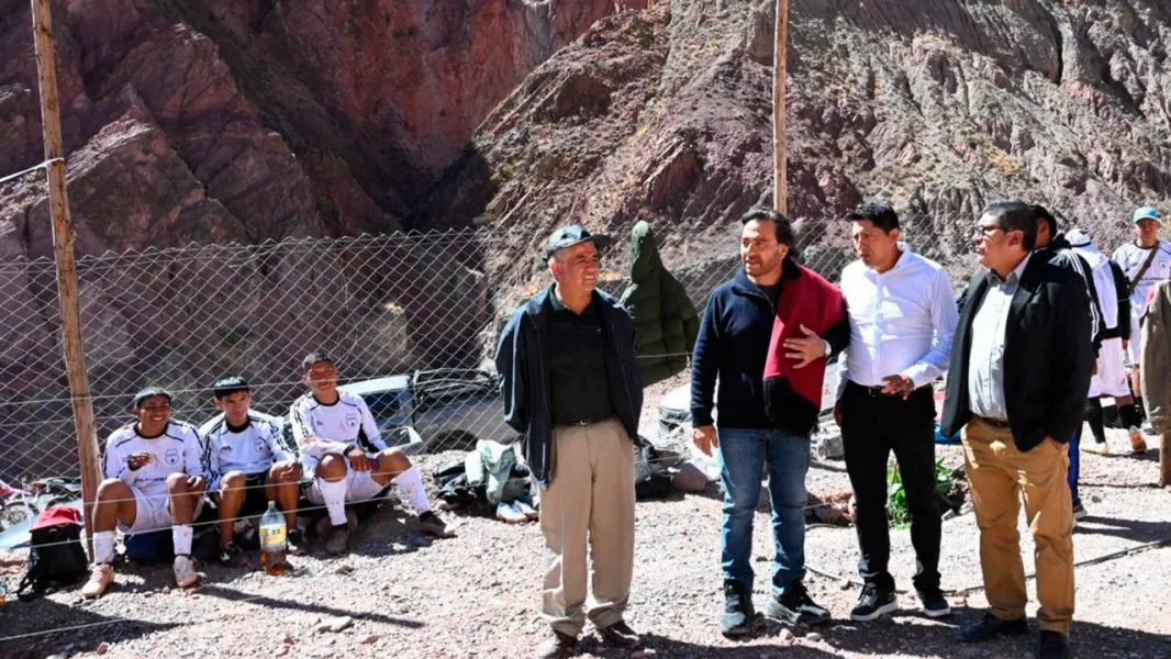 19915-gustavo-saenz-compartio-con-los-vecinos-de-iruya-actividades-educativas-deportivas-y-sociales