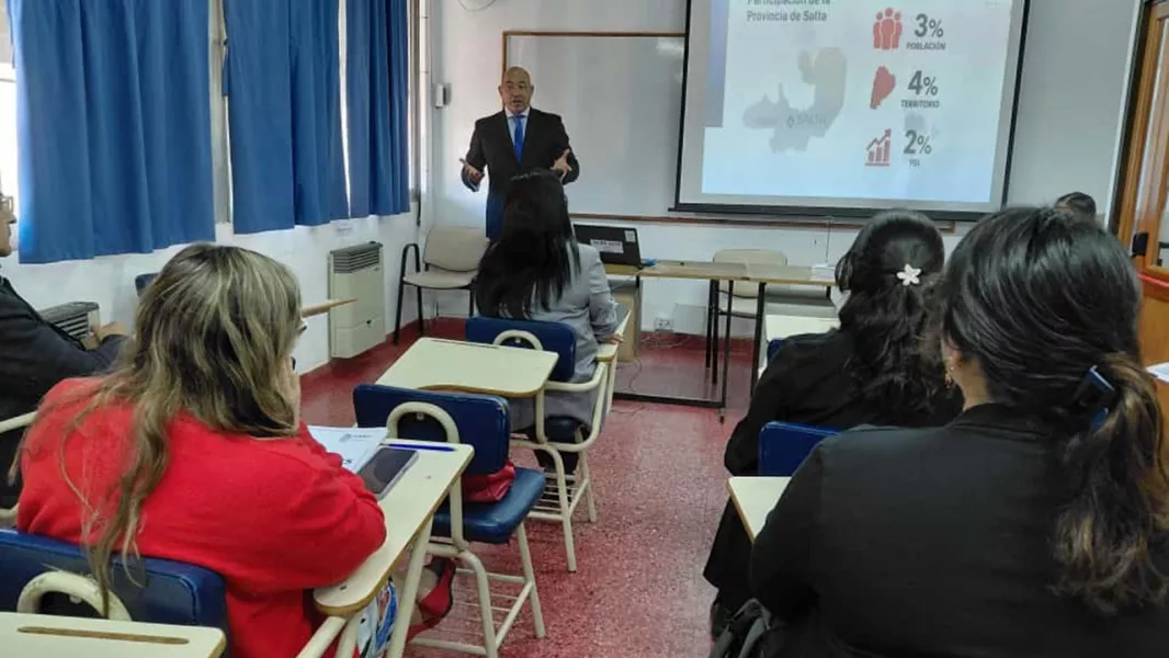 104584-economia-presento-las-ponencias-claves-para-el-desarrollo-duplicar-el-pbi-y-que-produce-salta-en-la-unsa