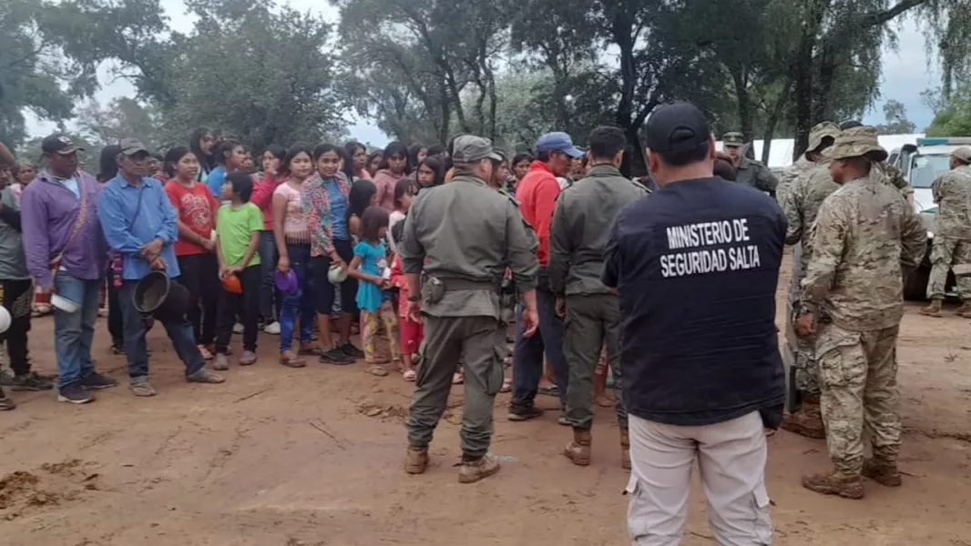 11166-asistencia-permanente-a-personas-afectadas-por-el-desborde-del-pilcomayo