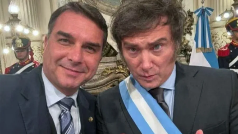 flavio-bolsonaro-y-javier-milei