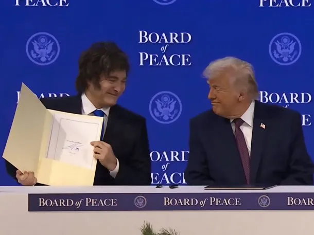 milei-firma-del-consejo-la-paz