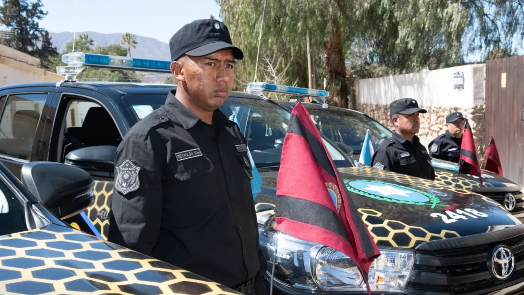 19419-con-nuevos-moviles-policiales-el-gobierno-de-saenz-continua-reforzando-la-seguridad-en-los-valle-calchaquies