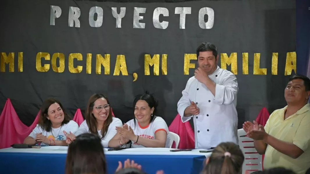 14409-60-egresados-del-curso-mi-cocina-mi-familia-de-general-mosconi-recibieron-su-certificado