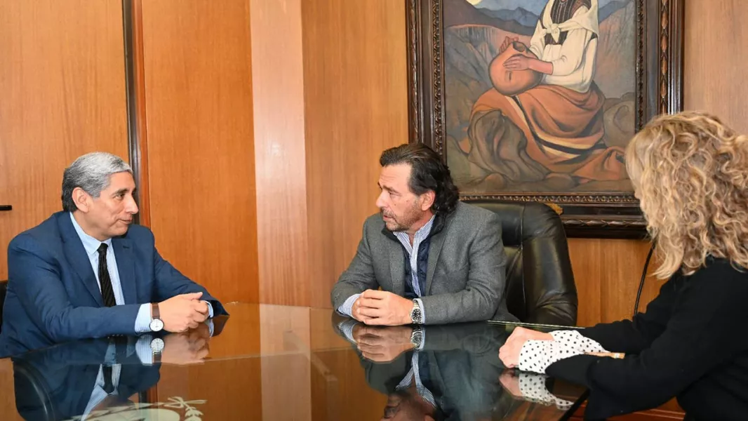 17586-el-gobernador-saenz-se-reunio-con-las-nuevas-autoridades-de-la-unsa-y-ratifico-el-compromiso-de-cooperacion