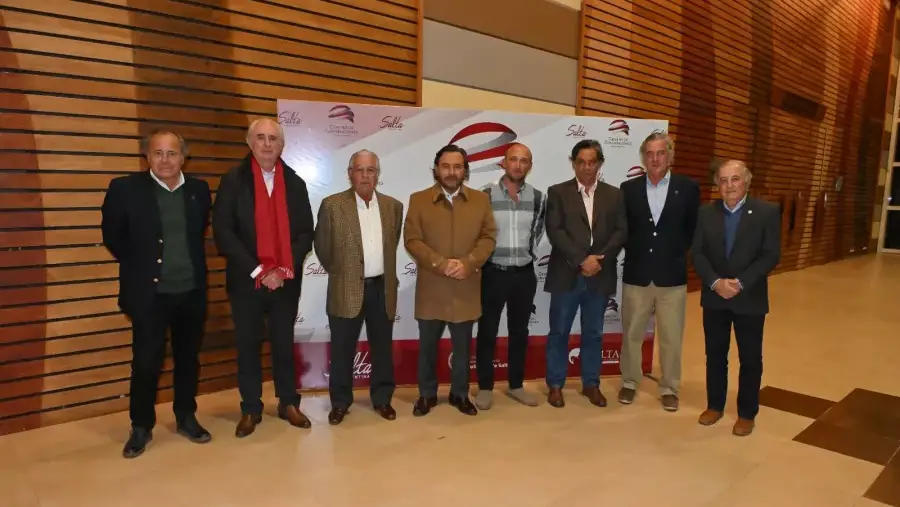 107654-el-gobernador-saenz-acompanio-a-los-productores-de-caballos-peruanos-de-paso
