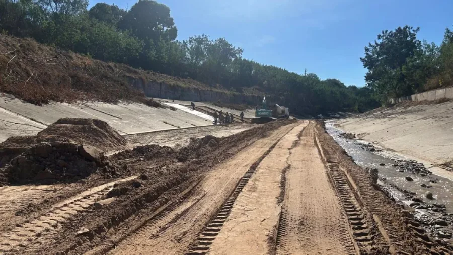 109393-se-reconstruye-y-repara-el-canal-del-rio-tartagal