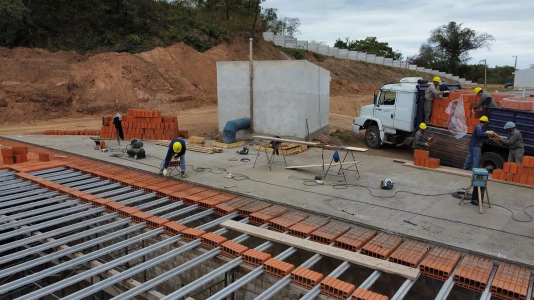 13413-continuan-las-obras-para-mejorar-el-sistema-de-agua-potable-en-tartagal