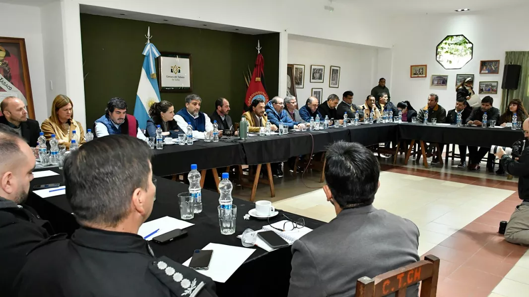 102392-gabinete-ampliado-del-valle-de-lerma-no-mezclemos-la-politica-con-las-necesidades-de-la-gente-dijo-saenz