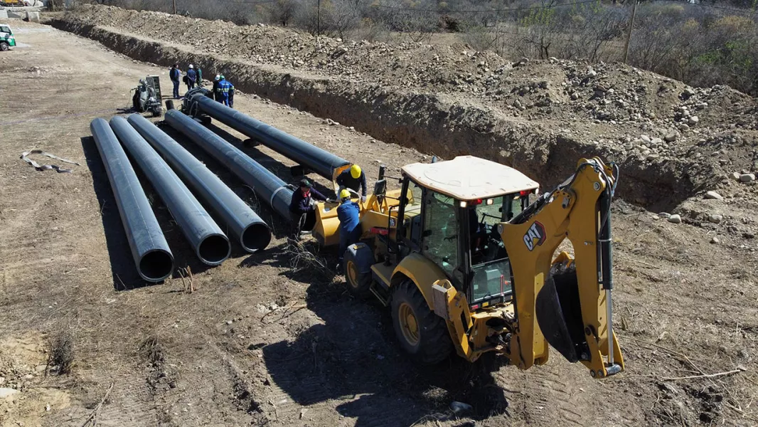 103485-aguas-del-norte-trabaja-en-el-recambio-de-160-metros-de-canieria-del-acueducto-norte-a-la-altura-del-rio-vaqueros
