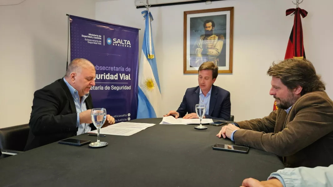 103478-provincia-cooperara-con-aguas-blancas-en-materia-de-seguridad-vial-en-el-ejido-urbano