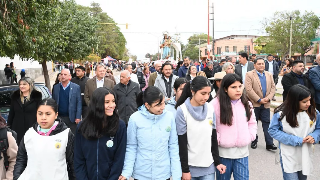 13640-el-gobernador-saenz-acompanio-al-pueblo-de-joaquin-v-gonzalez-en-su-fiesta-patronal