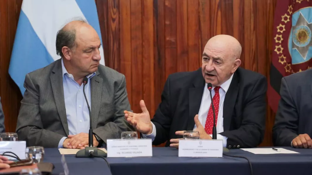 19238-reunion-entre-el-ministro-de-gobierno-y-senadores-provinciales