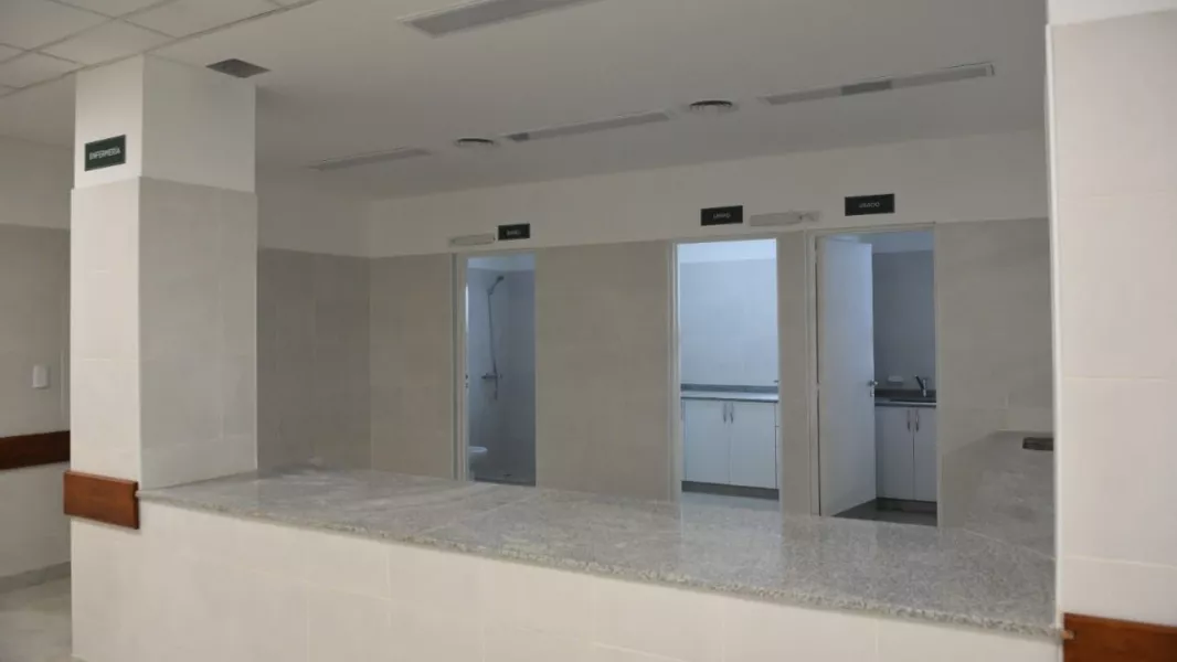 12006-en-metan-se-construye-la-primera-terapia-intensiva-neonatal-del-sur-provincial-saenz-superviso-el-final-de-obras-en-el-hospital