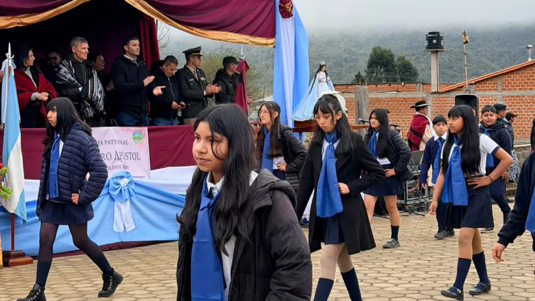 21271-el-ministro-ignacio-jarsun-acompanio-a-los-vecinos-de-los-toldos-en-sus-fiestas-patronales