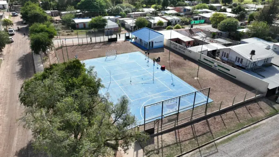 22859-el-gobernador-saenz-inauguro-en-coronel-moldes-un-nuevo-playon-deportivo-que-integra-a-cuatro-barrios
