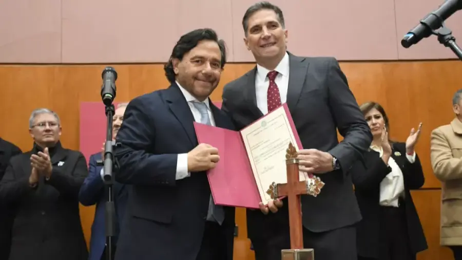 108842-el-gobernador-saenz-tomo-juramento-al-nuevo-ministro-de-seguridad-y-justicia-nicolas-avellaneda