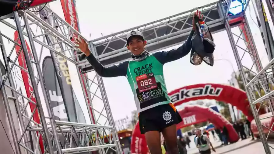 108100-el-deportista-saltenio-flecha-viniabal-se-destaco-en-una-de-las-pruebas-de-ultra-trail-mas-exigentes-de-sudamerica