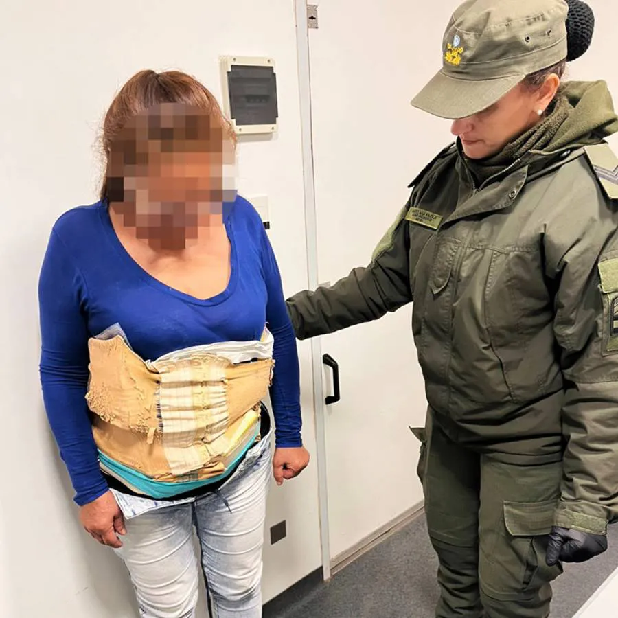 detienen_a_pasajera_con_cocaina_1