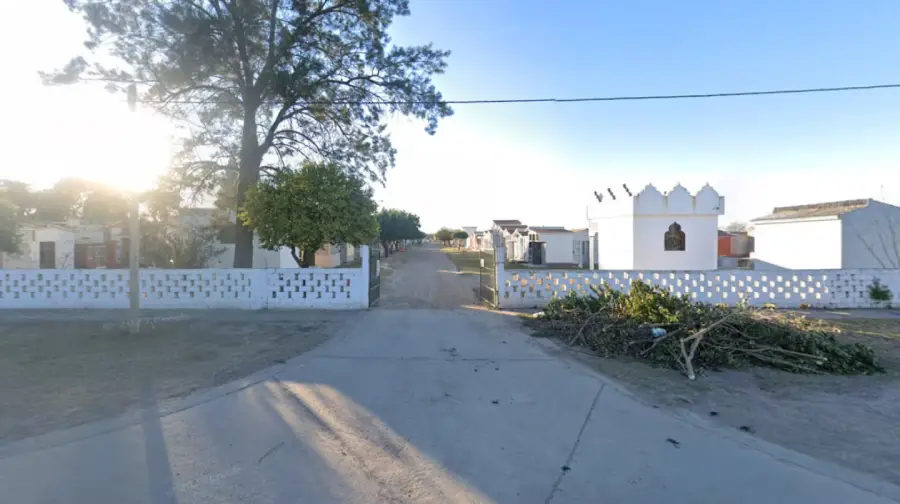 el-violento-hecho-ocurrio-en-el-cementerio-de-santiago-del-estero-foto-google-street-view-ZRMQJACERRAMPECAAU7OTBEPAA