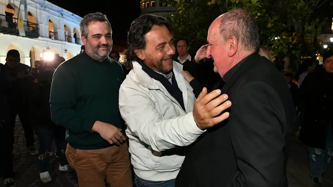 101187-gustavo-saenz-honro-la-memoria-del-papa-francisco-era-el-papa-del-pueblo-el-papa-de-la-gente