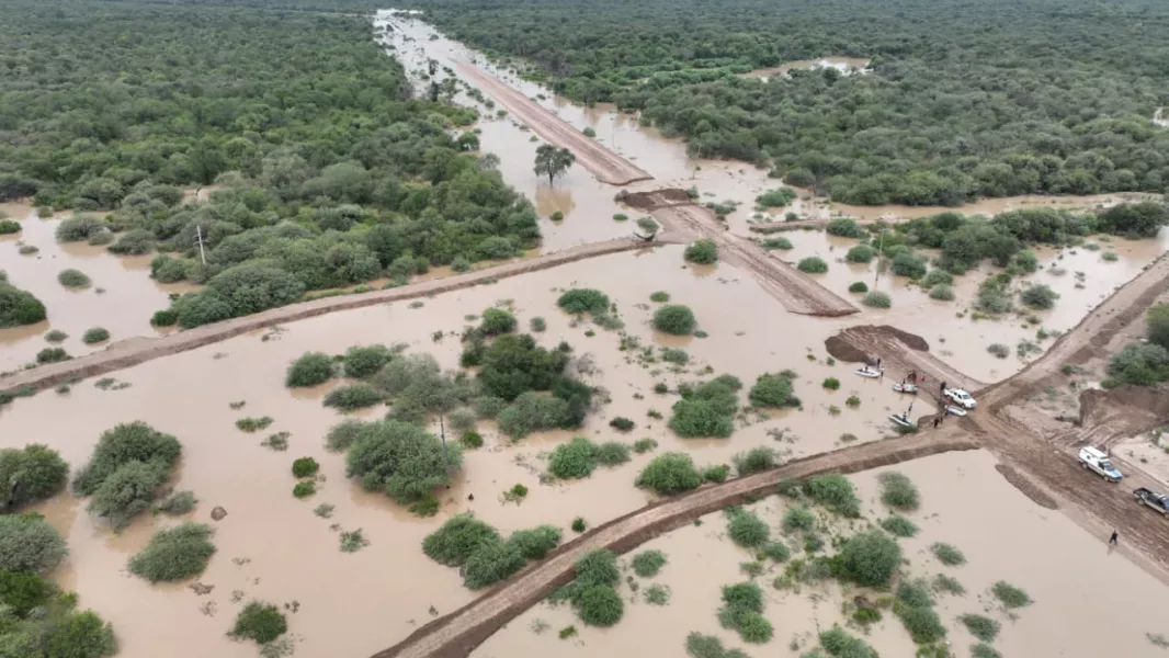 100635-rio-pilcomayo-el-trabajo-de-asistencia-y-contencion-es-de-24-horas-en-todo-el-territorio-afectado