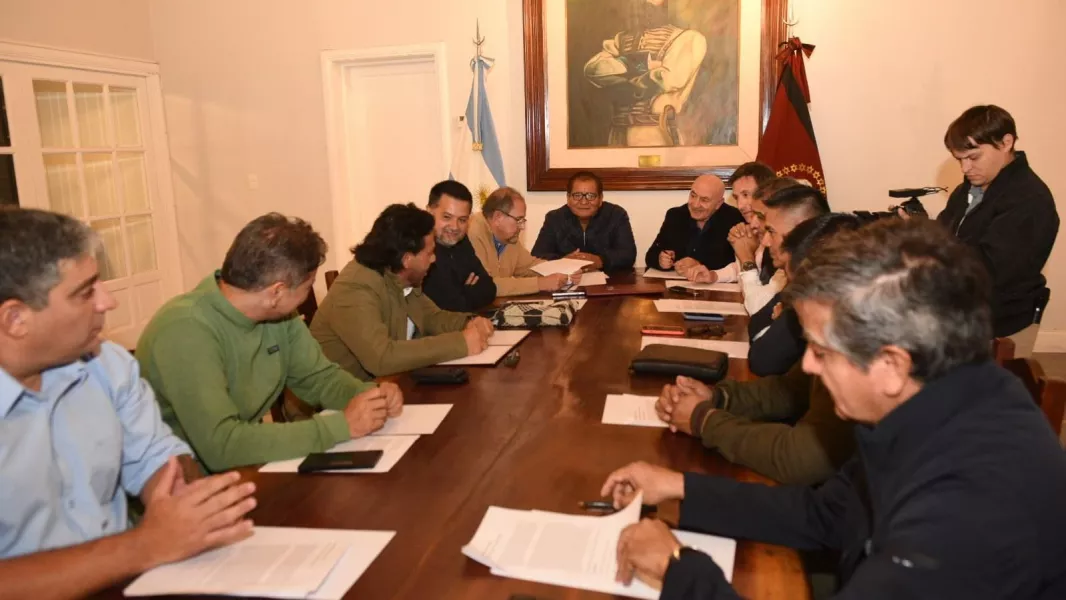 17335-mesa-de-trabajo-para-planificar-acciones-conjuntas-e-integrales-en-rivadavia-20250514014912
