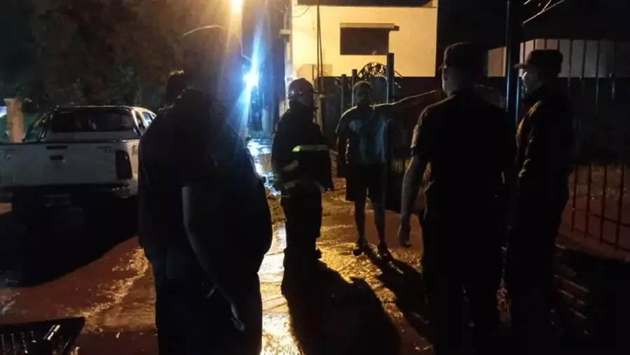 17576-asistencia-de-seguridad-a-personas-afectadas-por-el-temporal-en-el-departamento-metan