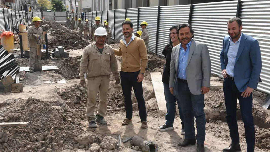 101492-el-gobernador-saenz-y-el-intendente-durand-supervisaron-obras-de-revitalizacion-urbana-de-la-ciudad