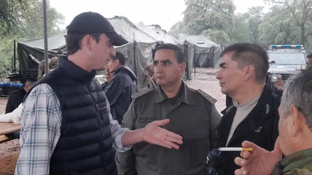 16424-continua-el-traslado-preventido-ante-eventual-pico-del-rio-pilcomayo-20250316181805