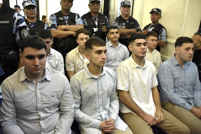 825716-pagina-2012-20-282-29-7