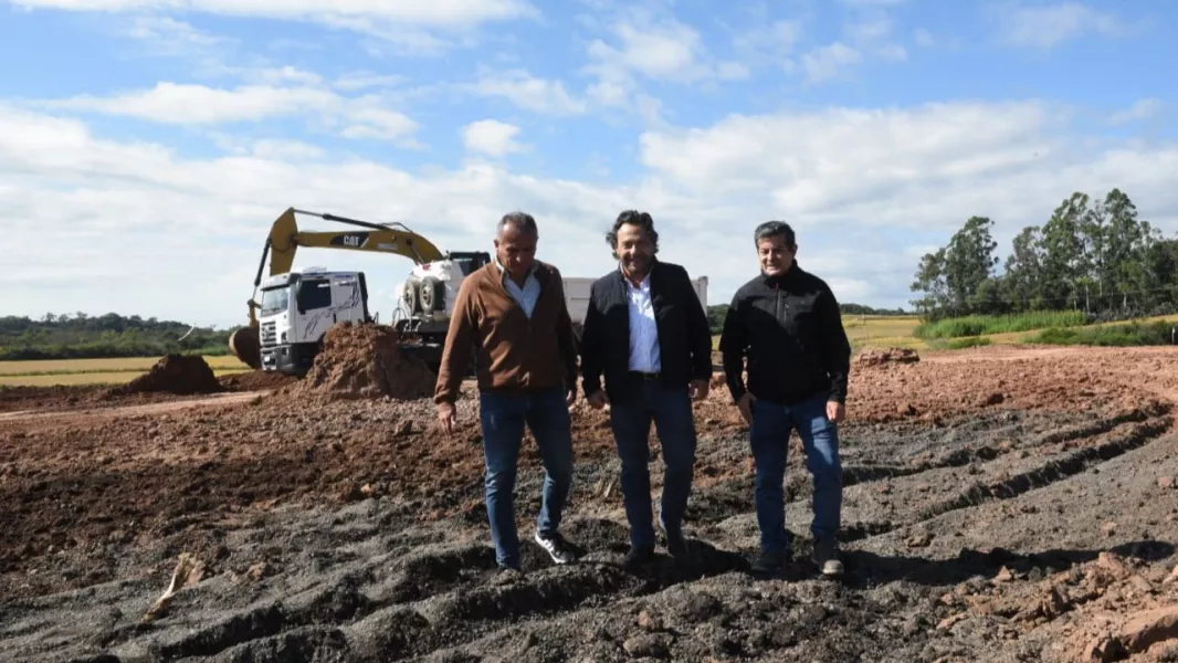 101405-tras-gestiones-del-gobernador-saenz-reiniciaron-las-obras-de-la-autopista-sobre-la-rn-934