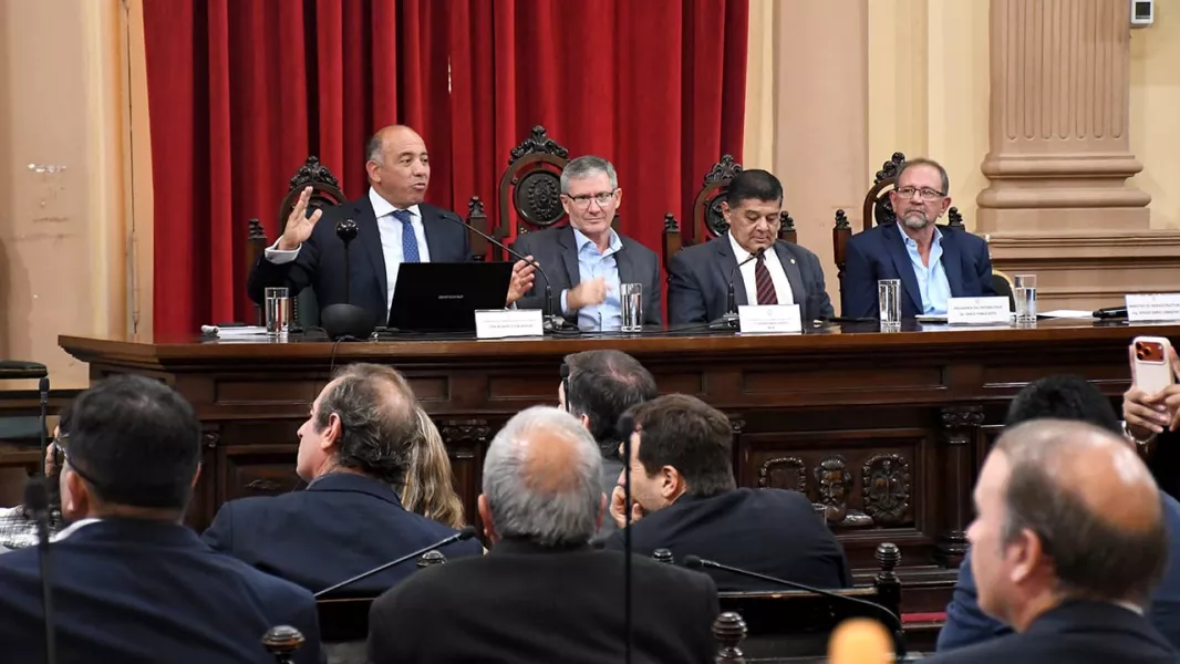 104925-presupuesto-2026-se-presentaron-los-detalles-tecnicos-en-un-encuentro-bicameral-20251113170005