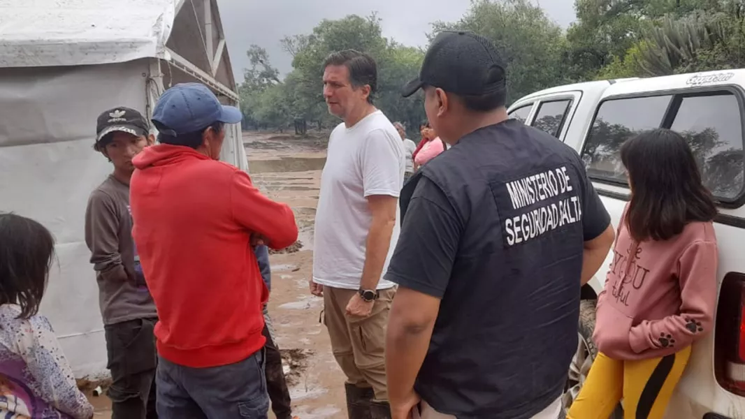 100662-asistencia-permanente-a-personas-afectadas-por-el-desborde-del-pilcomayo