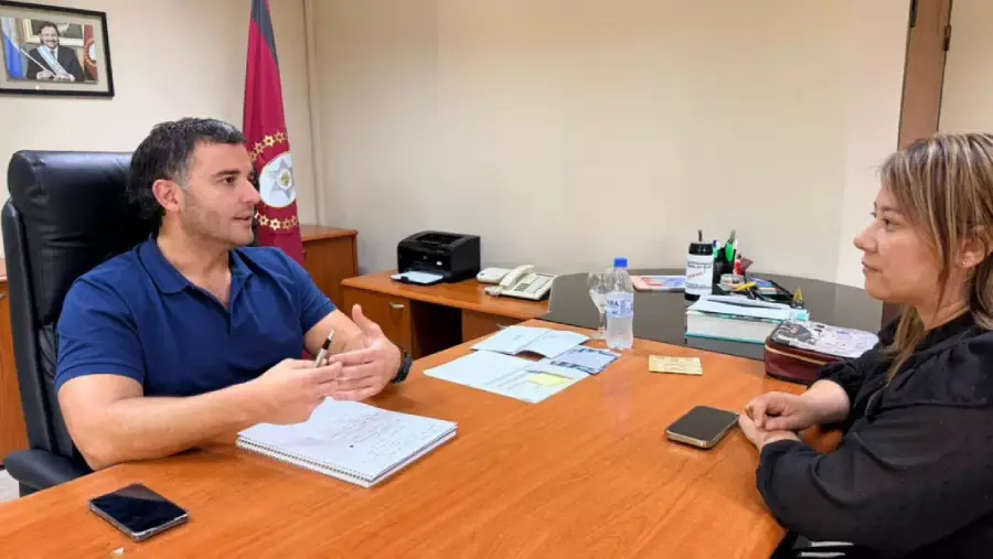 105857-el-ministro-jarsun-avanzo-con-intendentes-en-una-agenda-federal-de-gestion