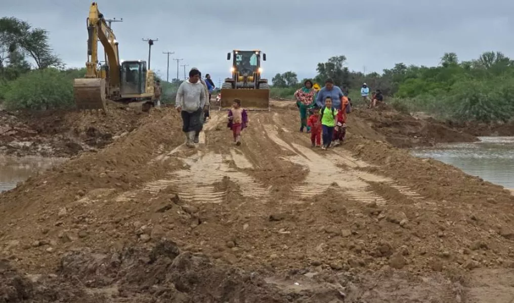 11316-vialidad-restablecio-la-conectividad-vial-entre-santa-victoria-este-y-mision-la-paz