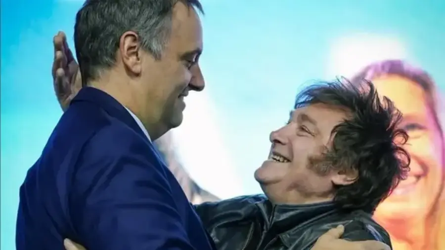 manuel-adorni-y-javier-milei