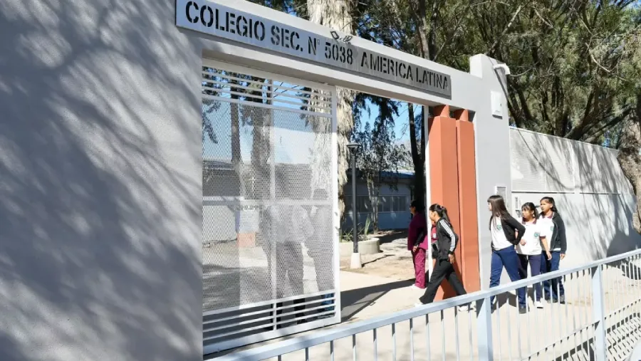 24215-saenz-inauguro-las-obras-del-colegio-america-latina