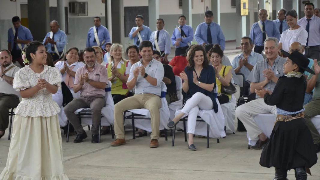 20882-en-oran-inauguraron-el-nuevo-tinglado-de-la-escuela-lidia-r-m-de-sidorenko