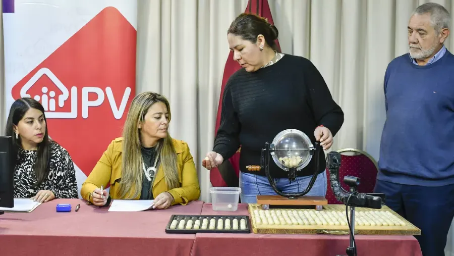 25489-casa-propia-con-ahorro-previo-un-nuevo-grupo-de-familias-conocio-su-ubicacion-en-pereyra-rozas