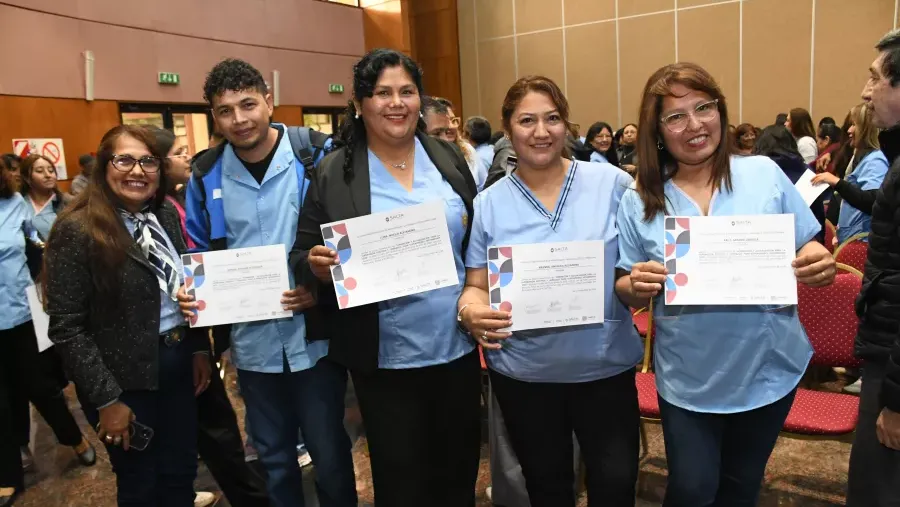 25513-agentes-sanitarios-recibieron-sus-certificaciones
