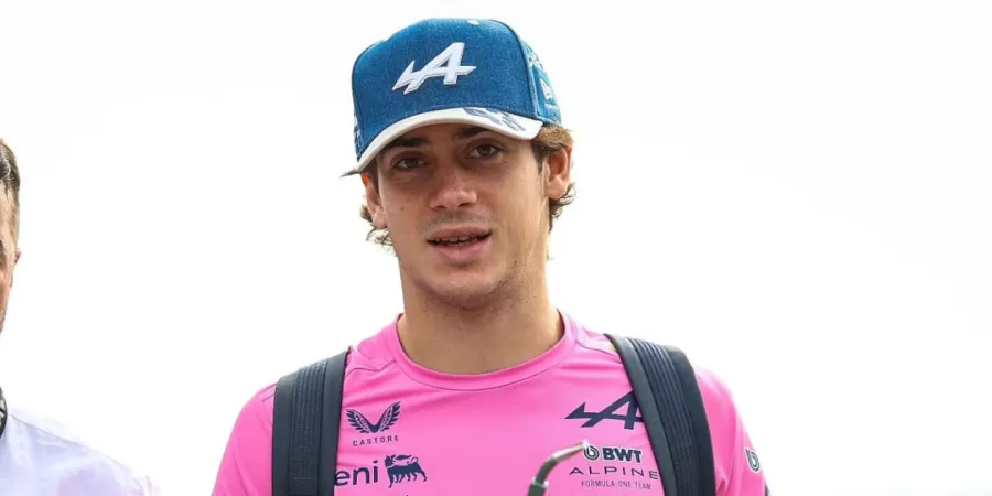 La camiseta especial que usó Franco Colapinto en la previa al GP de México con un detalle que llamó la atención