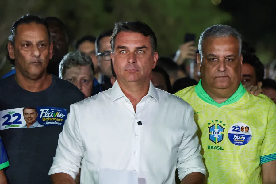 Flávio Bolsonaro dijo que pedirá anular las elecciones en Brasil tras su derrota frente a Lula: “Es una barbaridad lo que pasó”