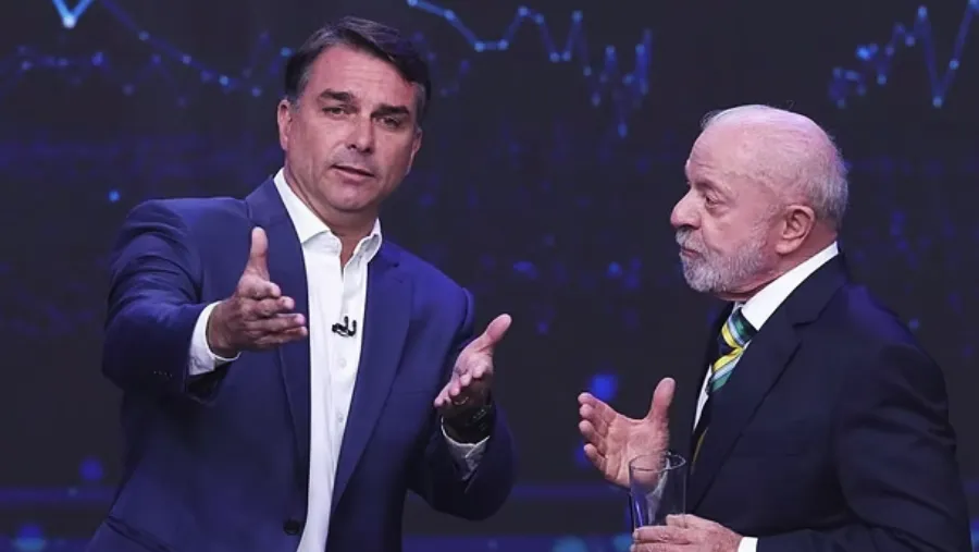 Lula cruzó a Flávio Bolsonaro en el debate: «¿Ya pediste prestada la motosierra de Milei?»